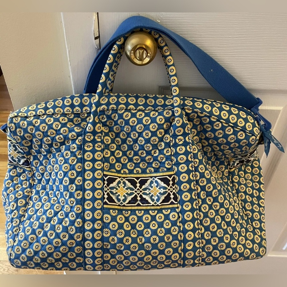 VERA BRADLEY blue yellow quilted duffle bag